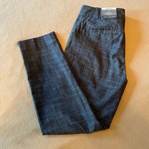 NWT Van Heusen Grey / Blue Plaid Casual or Dressy Short Cut Pants / 2-4